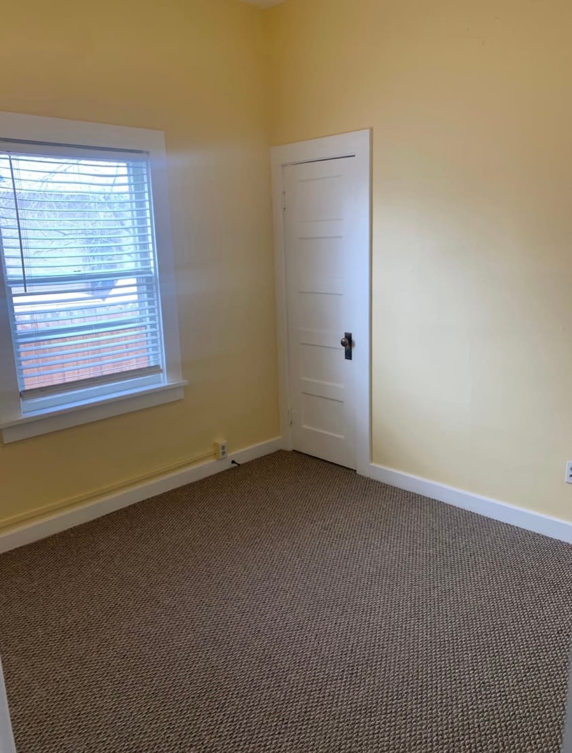 Building Photo - 212 Teller Ave