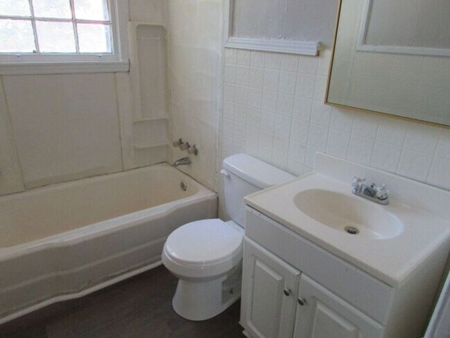 Building Photo - Comfortable Living in a Convenient Sumter Location