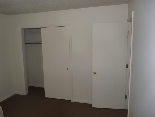 Building Photo - 850 E Dawn Dr