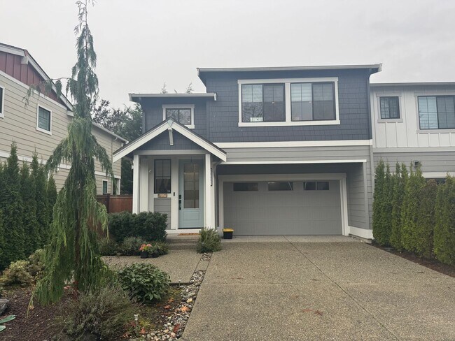 Building Photo - Luxury 3  Bedroom 2.5 Bath Townhome Located in Kirkland