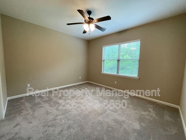 Building Photo - 17414 Berkshire Dr
