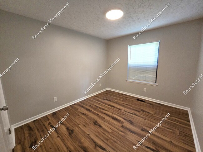 Building Photo - 5183 Suggs St