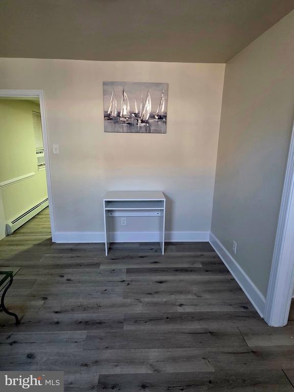 Building Photo - 480 W South St