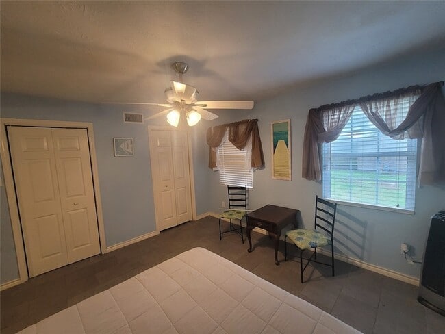 Building Photo - 5712 Borden Ave