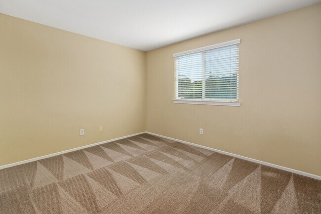 Building Photo - 46433 Vianne Ct