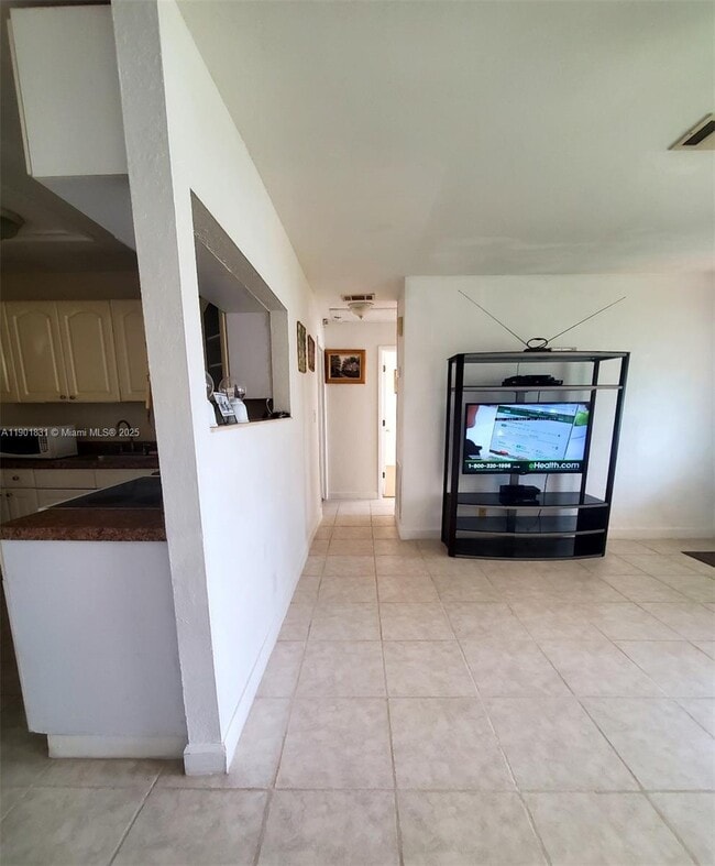 Building Photo - 6851 Farragut St