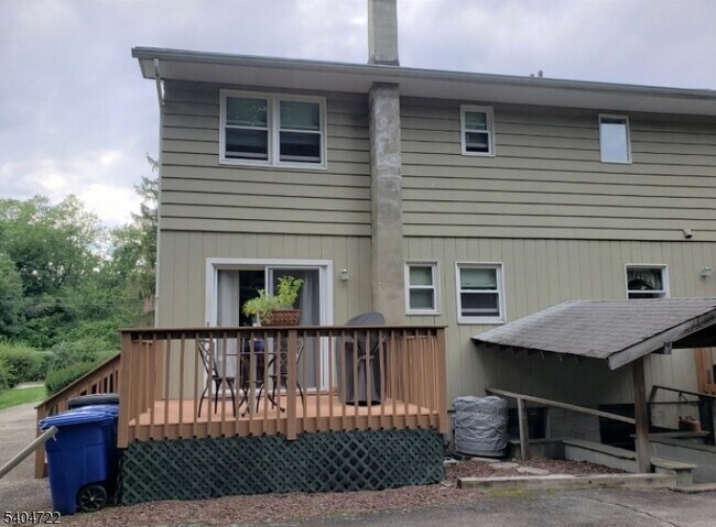 Building Photo - 19 Grove St