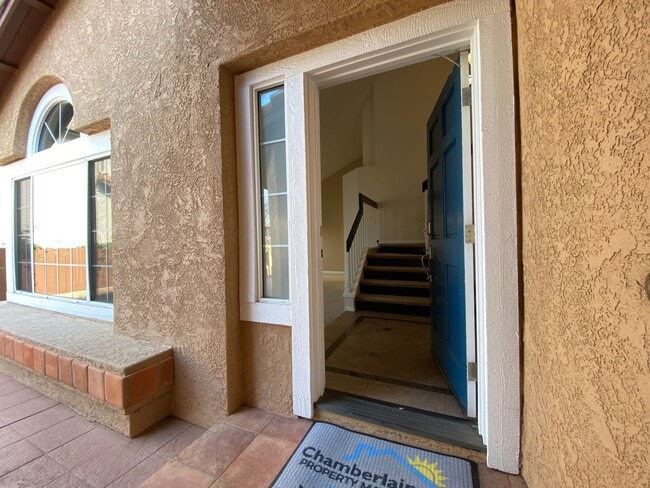 Building Photo - Santa Fe Hills 4 Bedroom Home
