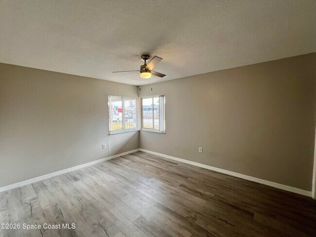Building Photo - 800 N Fiske Blvd