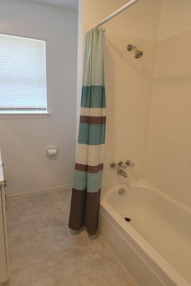 Building Photo - 600 Hilliard St