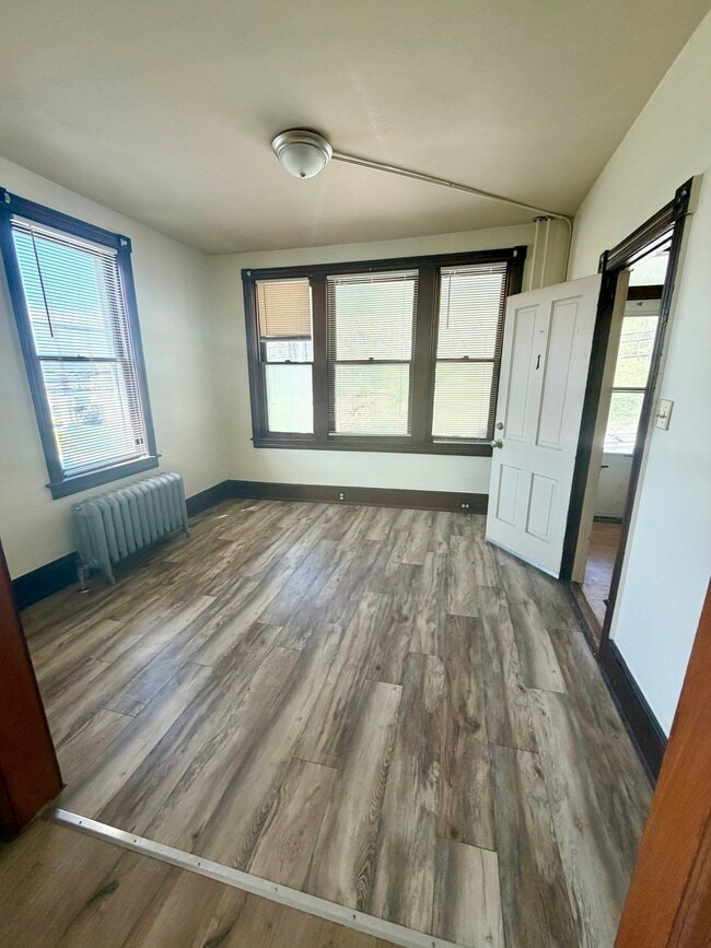 Building Photo - 500 Windsor St