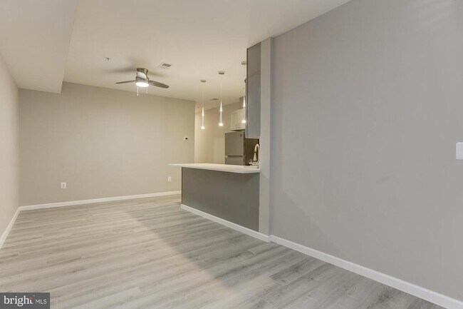 Building Photo - 400 N Highland Ave