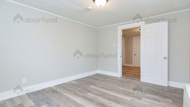 Building Photo - 11 Pleasant St