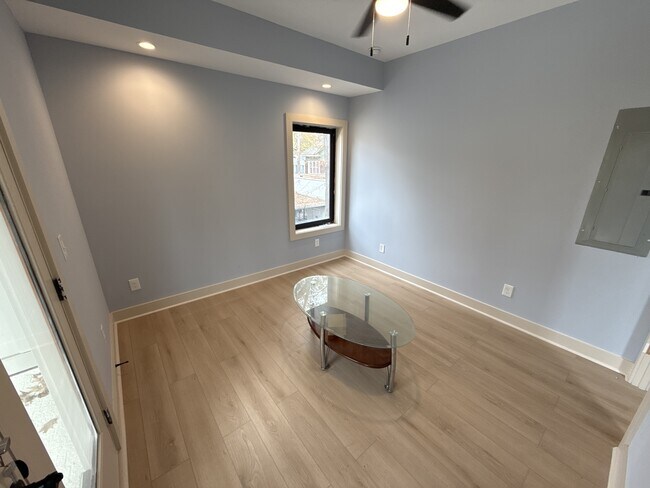 Building Photo - 1073 Hemphill Ave NW