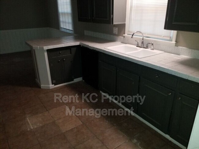 Building Photo - 4608 Ridgeway Ave