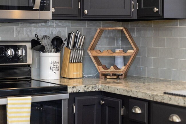 Building Photo - 4525 E Angela Dr