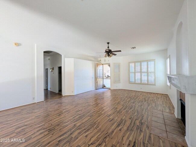 Building Photo - 5959 W Kimberly Way