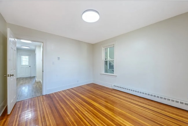 Building Photo - 318 Newton St