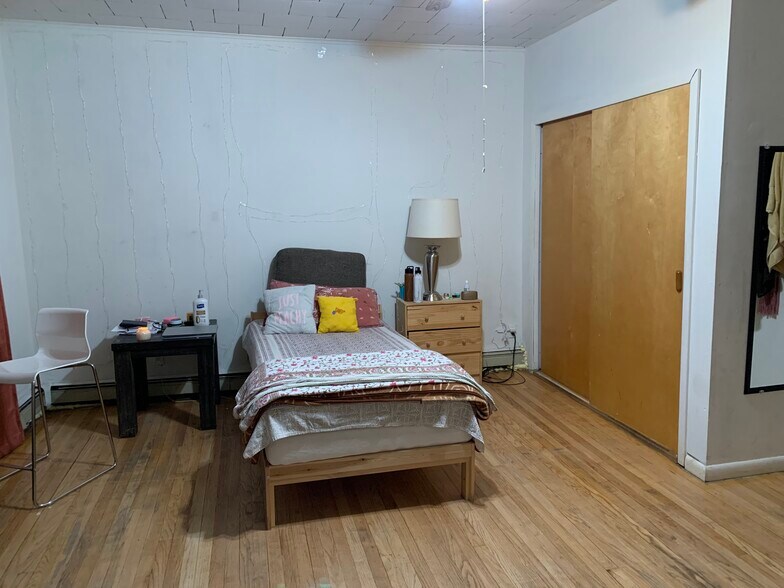 Primary Photo - 28 Harrison Ave