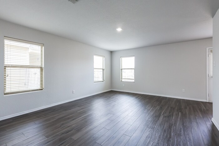 Building Photo - 2710 Telder Path