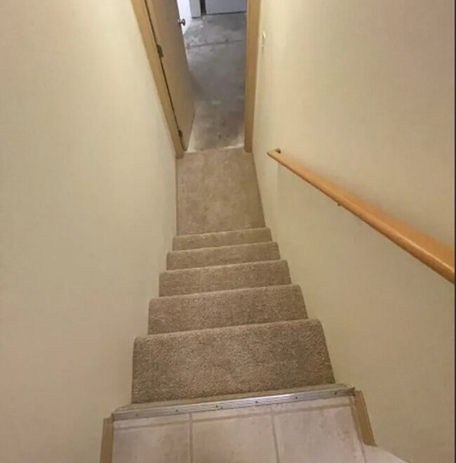 Building Photo - Spacious 3BD 2BA