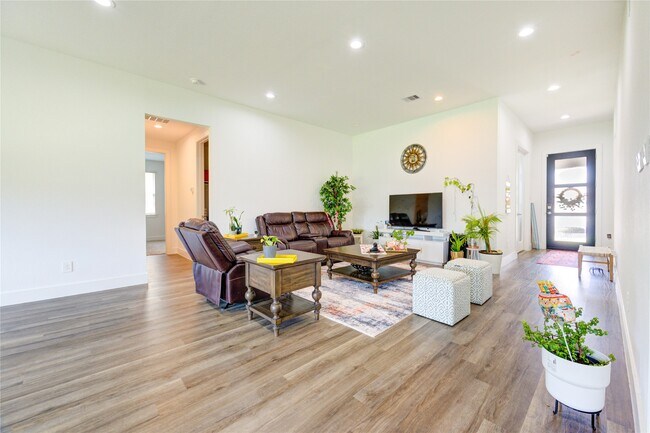Building Photo - 13760 Rising Sun Ln