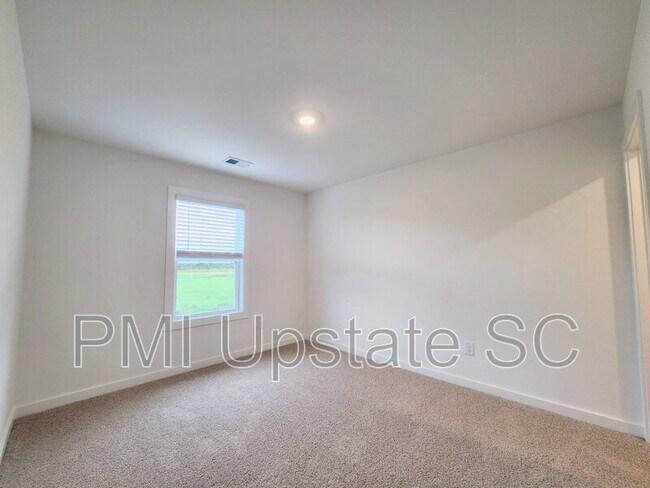 Building Photo - 1283 Westgate Vlg Dr