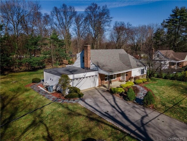 Primary Photo - 13 Colonial Rd