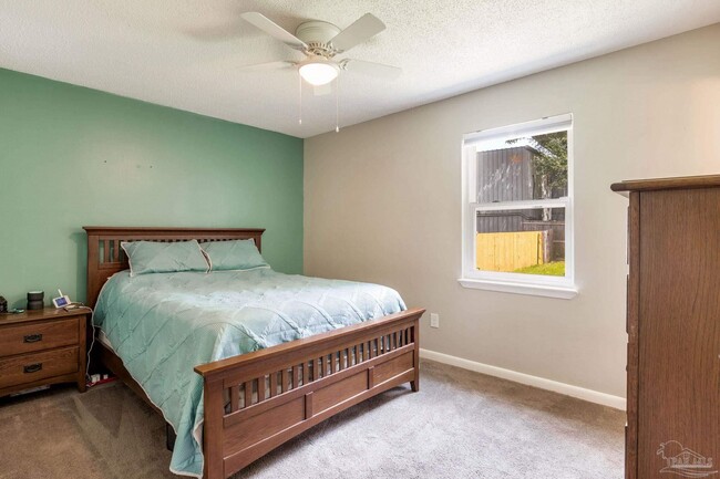 Building Photo - 520 Selina St