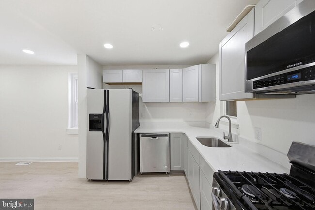 Building Photo - 2636 Lauretta Ave