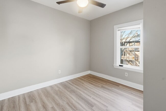 Building Photo - 47 Fox St