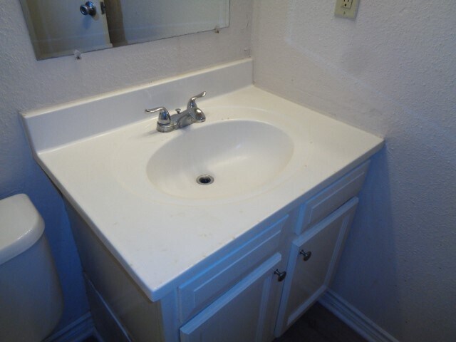 Building Photo - 5644 Birchmont Dr