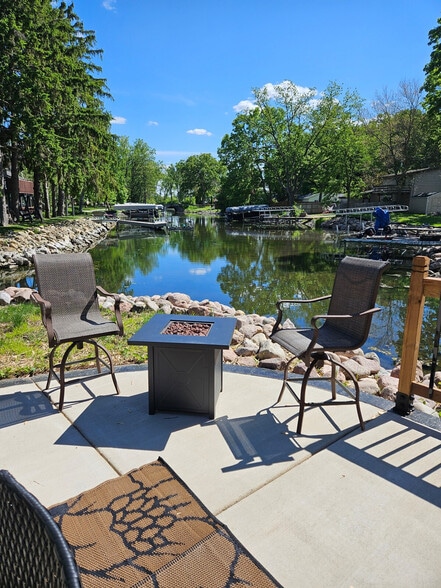 Building Photo - 5913 Lake Edge Rd