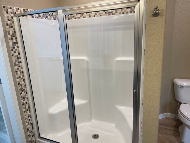 Primary Bath - 4723 Van Buren Ave