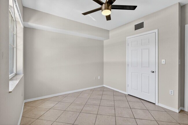 Building Photo - 6450 Emerald Dunes Dr