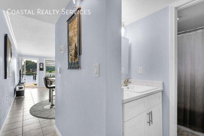 Building Photo - 210 Pelham Rd