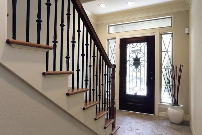 Building Photo - 2822 Helena St