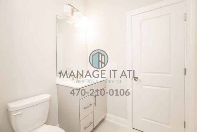 Building Photo - Elegant 4 bedroom Townhome in Chamblee clo...