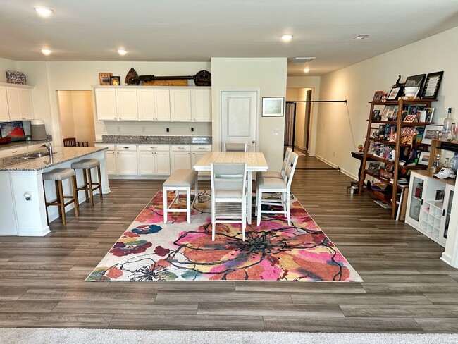 Building Photo - 1002 Rodanthe Dr