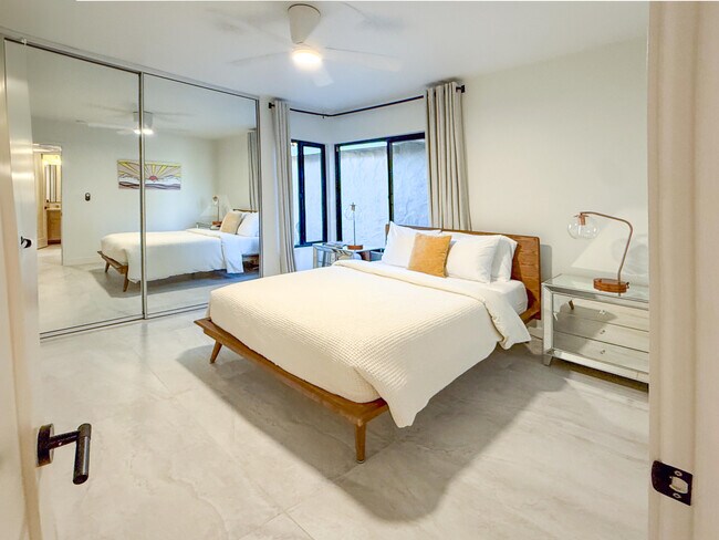 Building Photo - 179 Gran Via