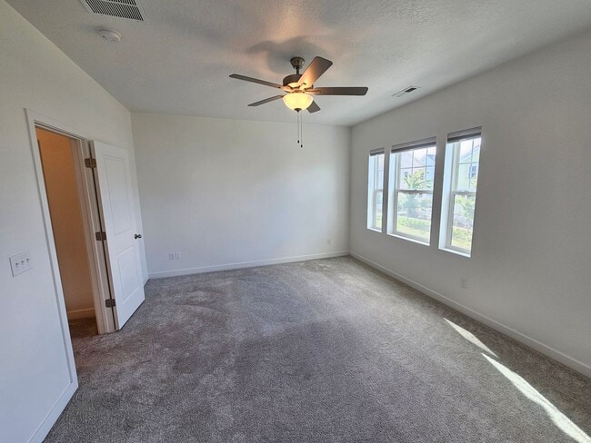 Building Photo - Amazing 4 Bed, 3.5 Daybreak Home with Office
