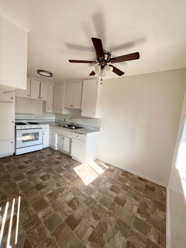 Interior Photo - Western Apartments