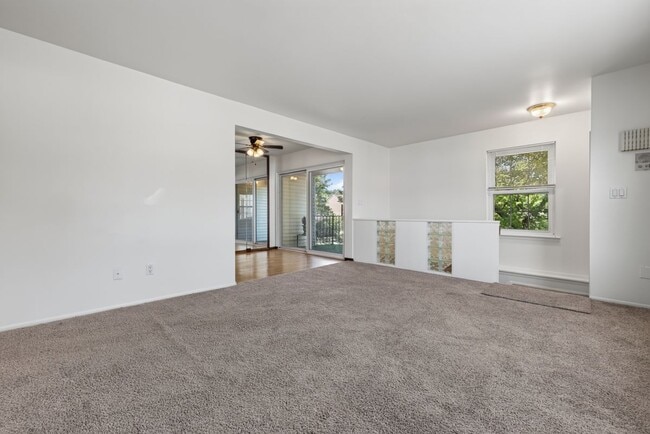 Building Photo - 26070 N Lake Dr