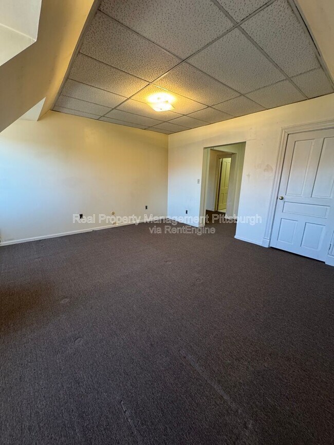 Building Photo - 437 S Aiken Ave