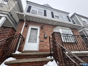 Building Photo - 460 Ave E