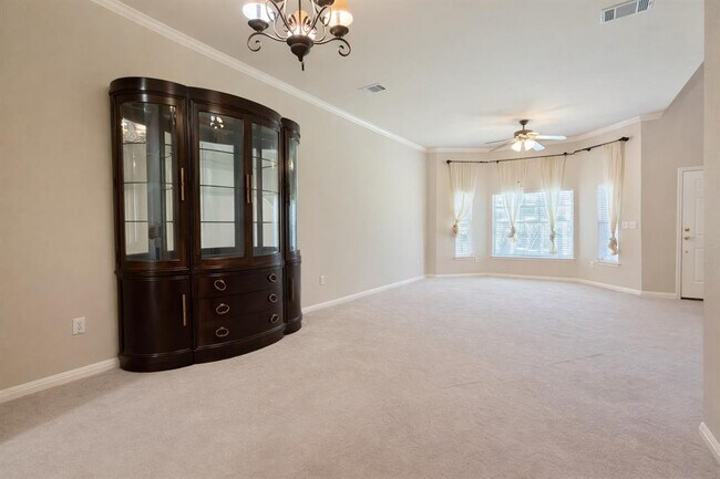 Building Photo - 5515 Davis Ln