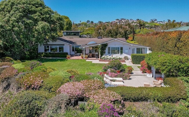 Building Photo - 1539 Shoreline Dr