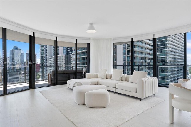 Building Photo - 1000 Brickell Plaza