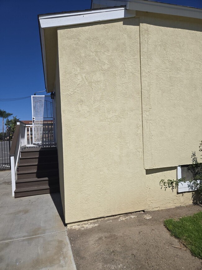 Building Photo - 2847 Clay Ave