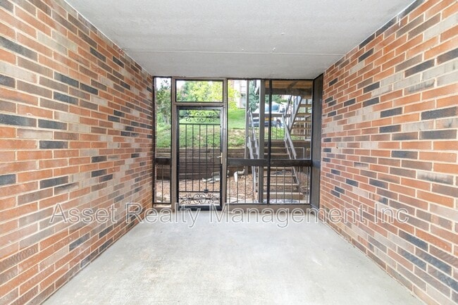 Building Photo - 454 Berlin Dr